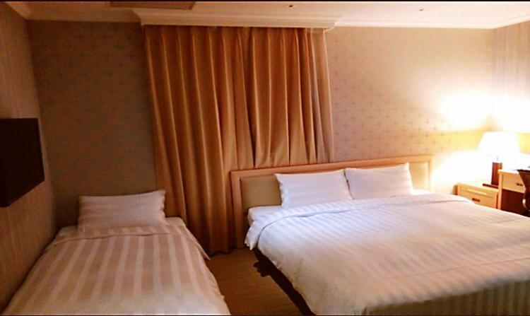 A Casa Hotel Таоуан Екстериор снимка
